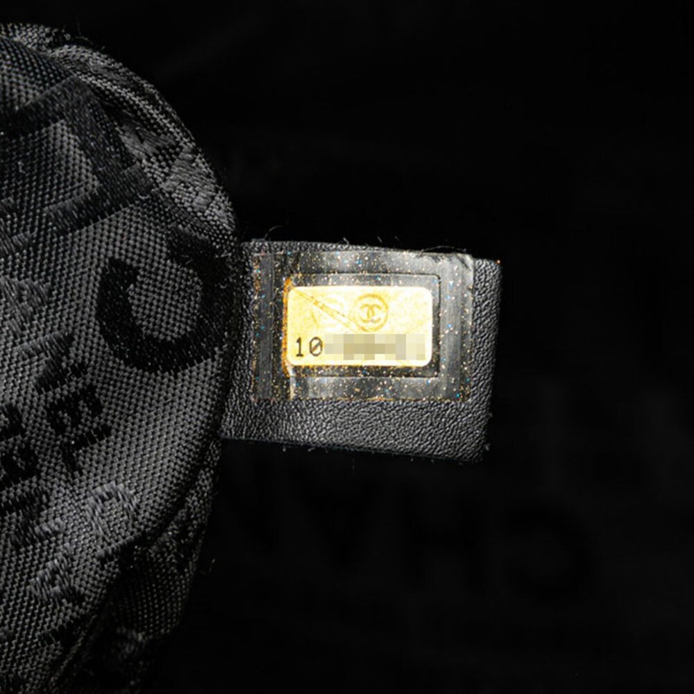CHANEL Black Leather Shoulder Bag - Picture 6 of 8
